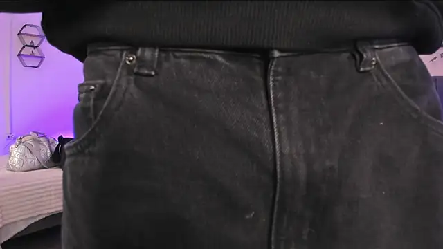 Snapshot of JustinCastiblanco chatting on 11/13/25, 11:25 JustinCastiblanco online show from 11/13/25, 11:25