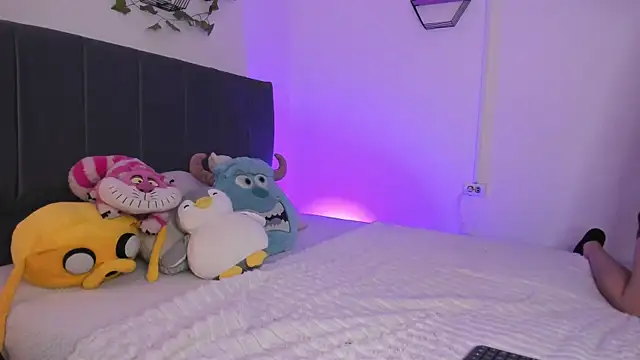 Snapshot of JustinCastiblanco chatting on 12/17/25, 11:26 JustinCastiblanco online show from 12/17/25, 11:26