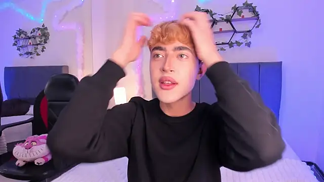 Snapshot of JustinCastiblanco chatting on 10/24/25, 11:20 JustinCastiblanco online show from 10/24/25, 11:20