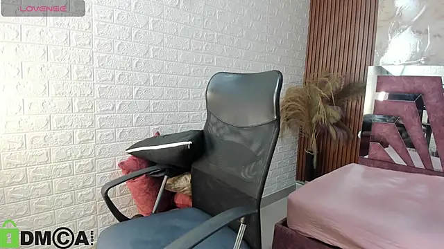 Amara  Hank online show from 10/26/25, 01:11