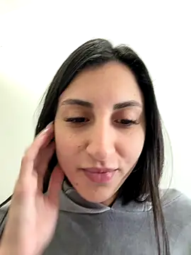 Snapshot of itsmiasofia chatting on 10/14/25, 05:13 itsmiasofia online show from 10/14/25, 05:13