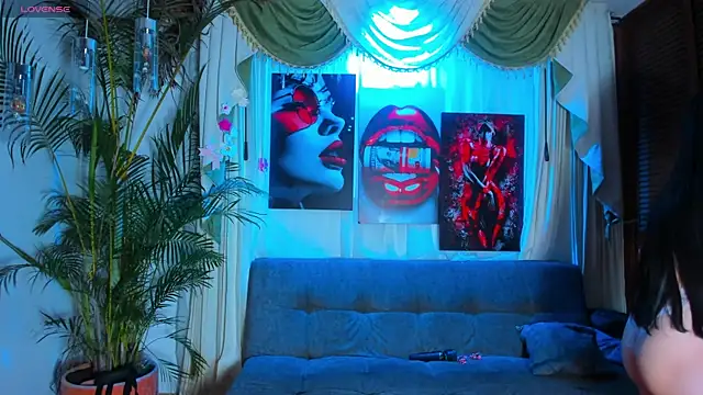 madams worker online show from 04/14/26, 08:36