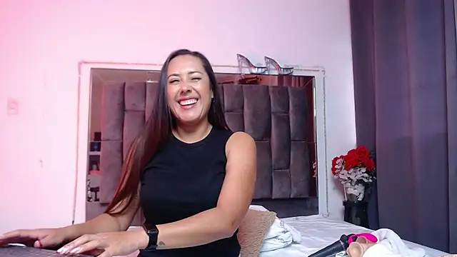 Salmma Milf online show from 04/08/26, 11:55