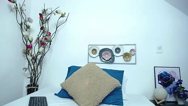 Salmma Milf online show from 10/21/25, 11:53