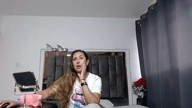 Salmma Milf online show from 05/19/26, 11:50