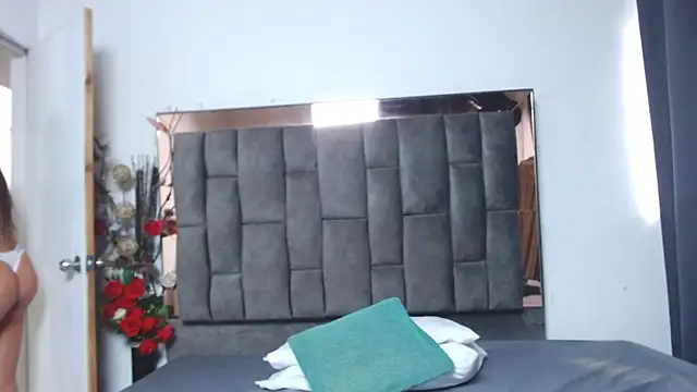 Salmma Milf online show from 11/19/25, 12:05