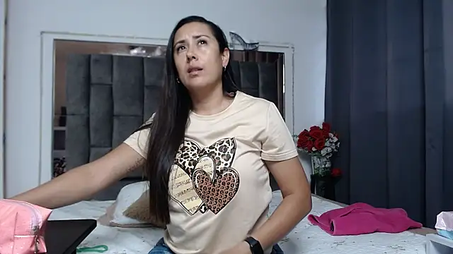 Salmma Milf online show from 03/17/26, 11:35