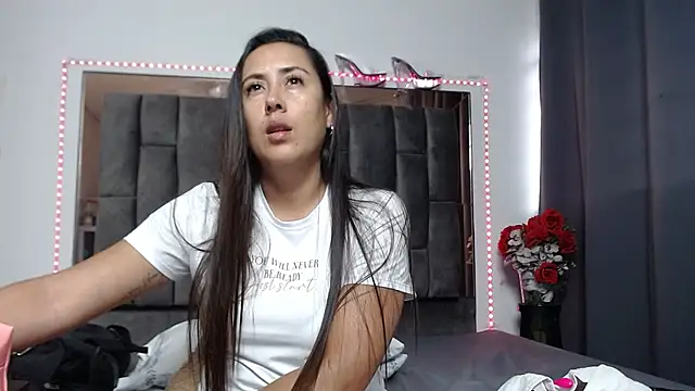 Salmma Milf online show from 03/26/26, 11:41