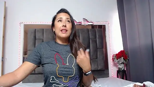 Salmma Milf online show from 05/04/26, 11:57