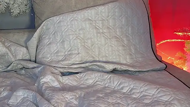 celestesecrett online show from 12/13/25, 08:04