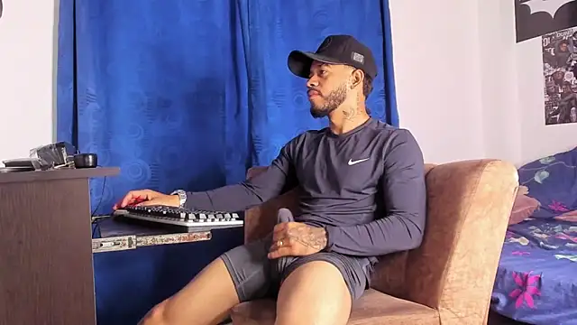 Snapshot of Kylian_Alessandro chatting on 01/14/26, 11:58 Kylian Alessandro online show from 01/14/26, 11:58