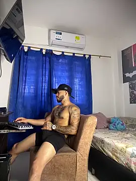 Snapshot of Kylian_Alessandro chatting on 02/27/26, 01:00 Kylian Alessandro online show from 02/27/26, 01:00