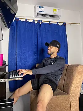 Kylian Alessandro online show from 12/15/25, 09:48