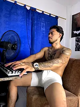 Kylian Alessandro online show from 10/16/25, 04:37