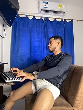 Kylian Alessandro online show from 11/12/25, 06:34