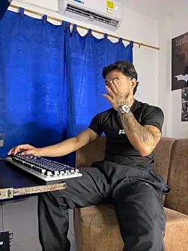 Kylian Alessandro online show from 10/25/25, 06:08