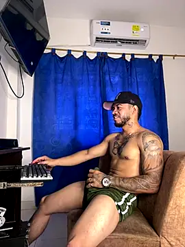 Kylian Alessandro online show from 11/23/25, 04:06