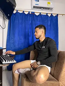 Kylian Alessandro online show from 11/13/25, 06:45