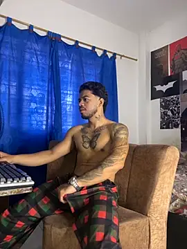 Kylian Alessandro online show from 10/21/25, 12:04