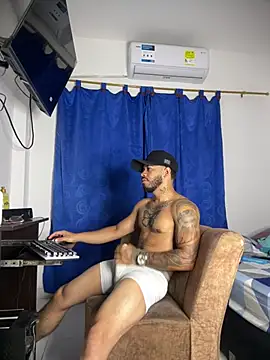 Snapshot of Kylian_Alessandro chatting on 02/18/26, 11:06 Kylian Alessandro online show from 02/18/26, 11:06