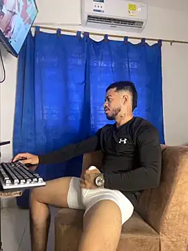 Kylian Alessandro online show from 11/11/25, 02:56