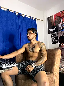 Kylian Alessandro online show from 10/20/25, 06:15