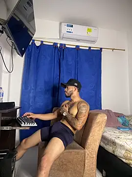 Snapshot of Kylian_Alessandro chatting on 02/23/26, 11:11 Kylian Alessandro online show from 02/23/26, 11:11