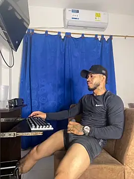 Kylian Alessandro online show from 12/01/25, 12:39