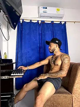 Snapshot of Kylian_Alessandro chatting on 01/09/26, 12:12 Kylian Alessandro online show from 01/09/26, 12:12