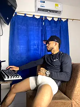 Kylian Alessandro online show from 11/16/25, 12:43