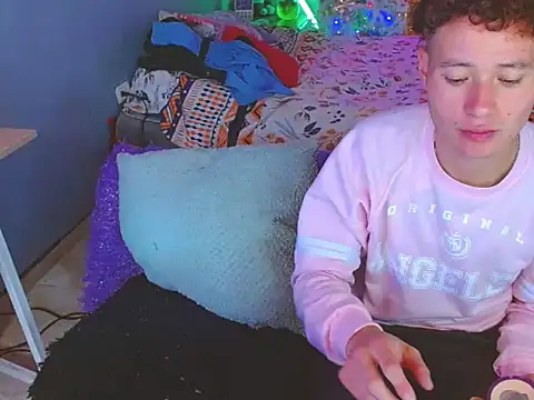 Latin boysxxxx online show from 12/16/25, 07:07