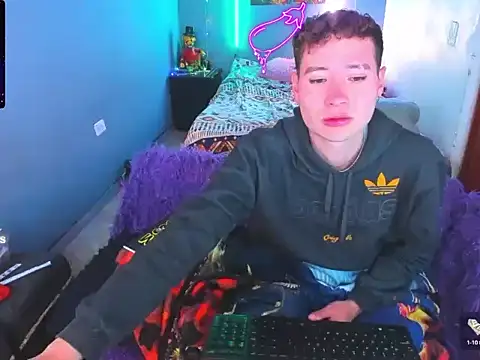 Latin boysxxxx online show from 02/15/26, 02:45