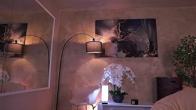 TiffanyBlaize online show from 02/14/26, 07:47