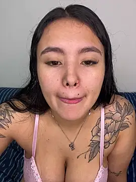 Snapshot of Mellani_luod chatting on 07/10/26, 04:01 Mellani luod online show from 07/10/26, 04:01