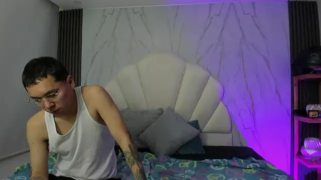 AnnieAndLeandro online show from 02/04/26, 10:27