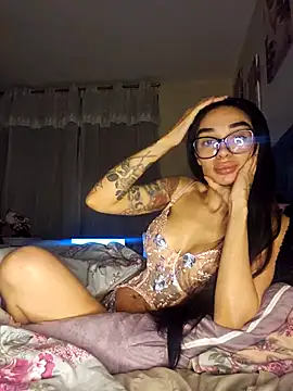 LucyMiax online show from 10/24/25, 01:04