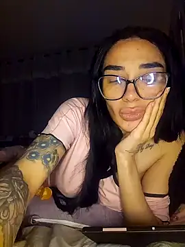 LucyMiax online show from 10/19/25, 01:08