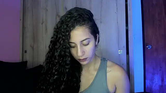 fernanda317 online show from 04/17/26, 08:55