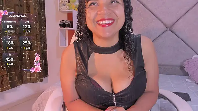 Snapshot of Miaa_Star1 chatting on 12/18/25, 01:26 Miaa Star1 online show from 12/18/25, 01:26