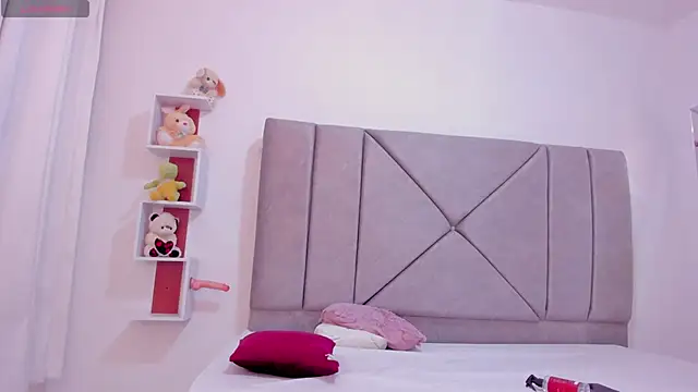 Snapshot of Miaa_Star1 chatting on 11/03/25, 01:04 Miaa Star1 online show from 11/03/25, 01:04