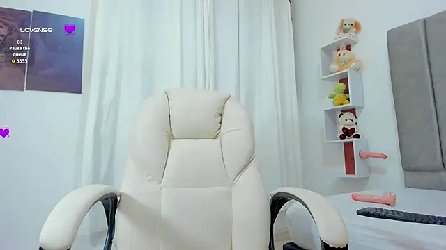 Snapshot of Miaa_Star1 chatting on 11/06/25, 01:15 Miaa Star1 online show from 11/06/25, 01:15