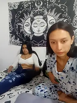 Snapshot of abby_n_emily chatting on 04/03/26, 02:34 abby n emily online show from 04/03/26, 02:34