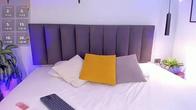 AilanaCortes online show from 10/21/25, 11:53