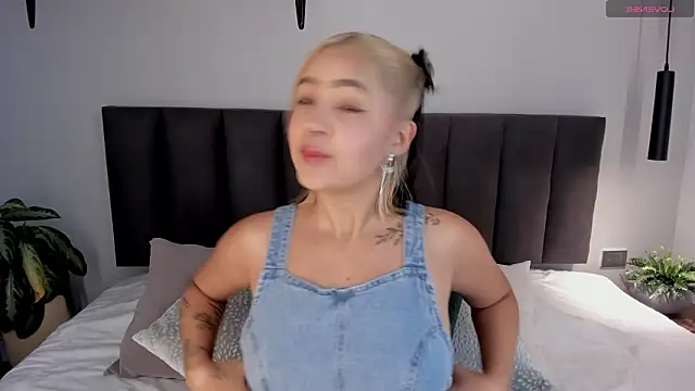 Snapshot of AilanaCortes chatting on 02/02/26, 12:26 AilanaCortes online show from 02/02/26, 12:26