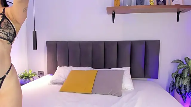 AilanaCortes online show from 10/27/25, 11:55