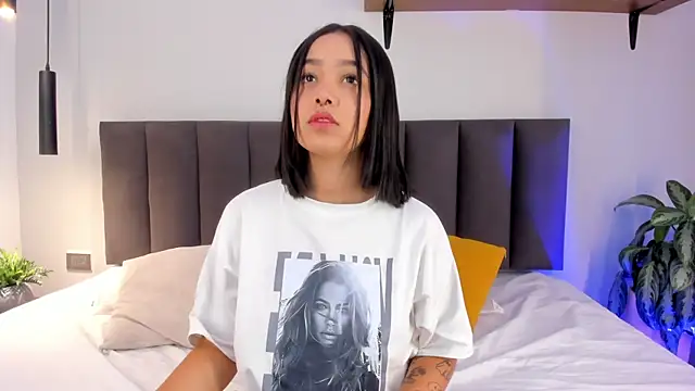 AilanaCortes online show from 11/01/25, 12:21