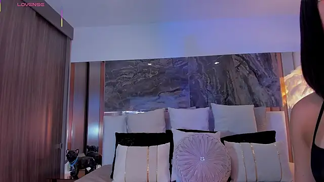 Rashel Frost  online show from 11/12/25, 04:11