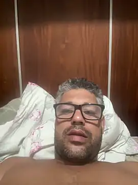 Snapshot of pablorafas chatting on 10/19/25, 03:20 pablorafas online show from 10/19/25, 03:20