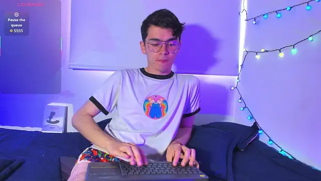 dani angel dark online show from 12/19/25, 09:06