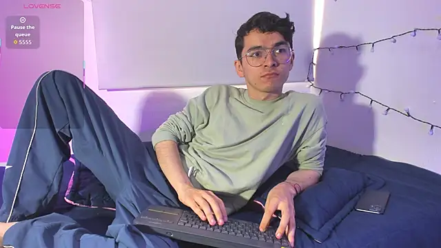 dani angel dark online show from 12/14/25, 09:31